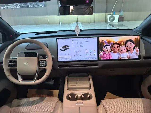 Li Auto i6 — Фото автомобиля 8