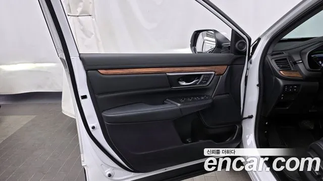 Honda CR-V CR-V 5-е поколение 2.0 гибрид Touring 4WD — Фото автомобиля 22
