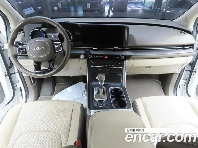 Kia Carnival Generation 4 — Фото автомобиля 7