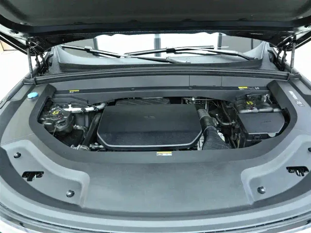 Li Auto L8 — Фото автомобиля 21