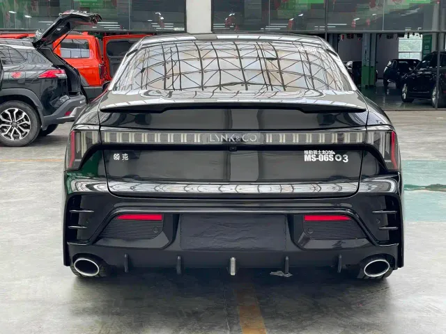 Lynk & Co 03 — Фото автомобиля 13