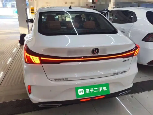 Changan Eado — Фото автомобиля 5
