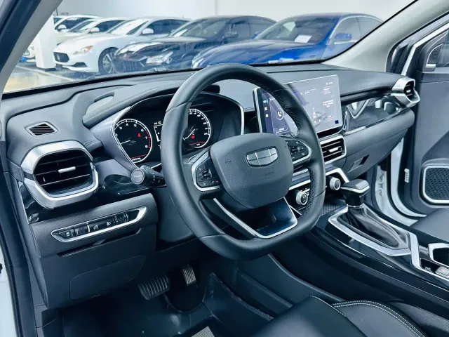 Geely Binyue — Фото автомобиля 5