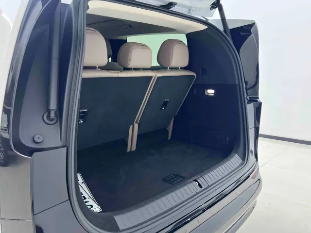 Li Auto MEGA — Фото автомобиля 8