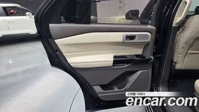 Ford Explorer Explorer 6 поколение 3.0 Platinum 4WD — Фото автомобиля 24