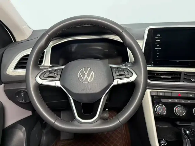 Volkswagen T-Roc — Фото автомобиля 14
