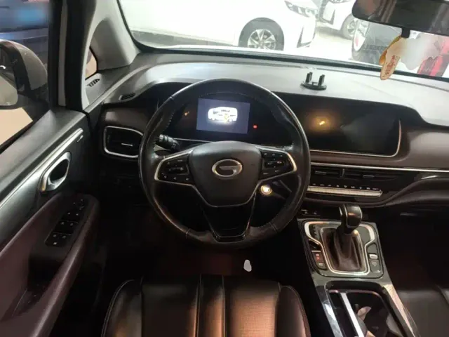 GAC Trumpchi M6 — Фото автомобиля 10