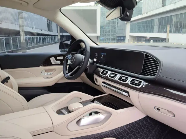 Mercedes-Benz GLE-Class — Фото автомобиля 13