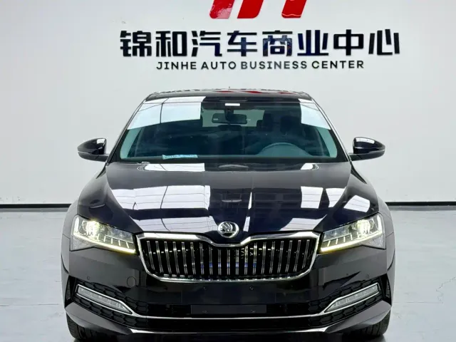 Skoda Superb — Фото автомобиля 2