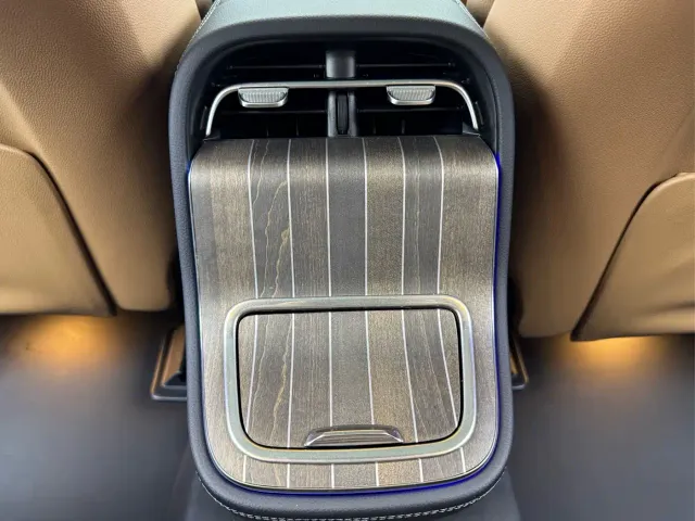 Mercedes-Benz E-Class — Фото автомобиля 14