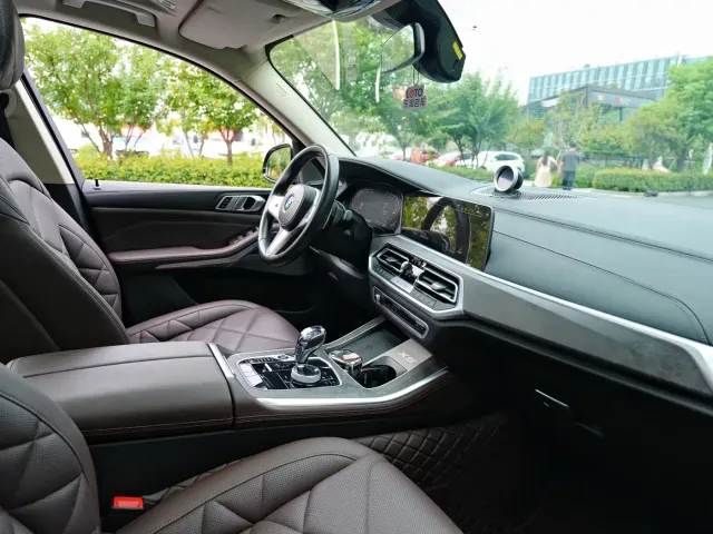 BMW X5 — Фото автомобиля 12