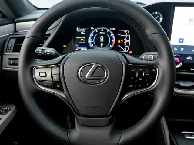 Lexus ES — Фото автомобиля 19