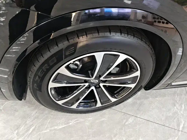AITO Wenjie AITO M7 2026 Extended Range Ultra AWD 5-Seater — Фото автомобиля 22