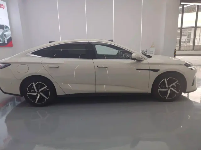 BYD Seal 07 DM-i — Фото автомобиля 4