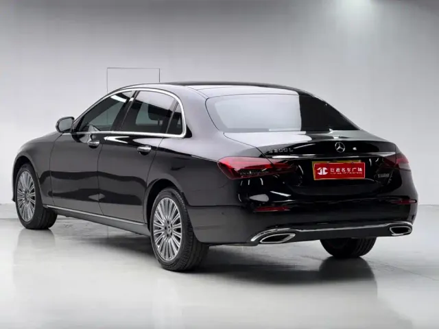 Mercedes-Benz E-Class — Фото автомобиля 4