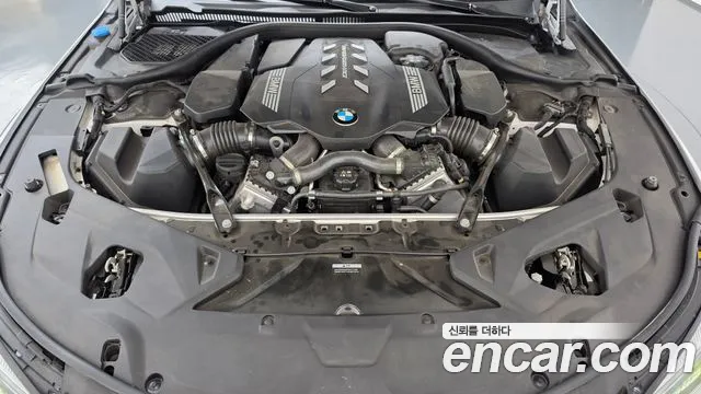BMW 8 Series G15 — Фото автомобиля 9