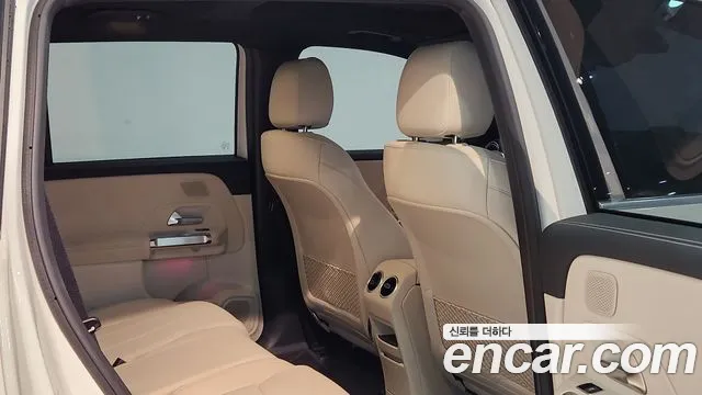 Mercedes-Benz EQB — Фото автомобиля 13