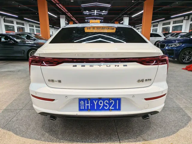 Bestune B70 — Фото автомобиля 6