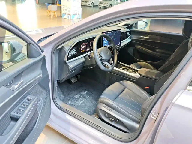 Volkswagen Passat — Фото автомобиля 3