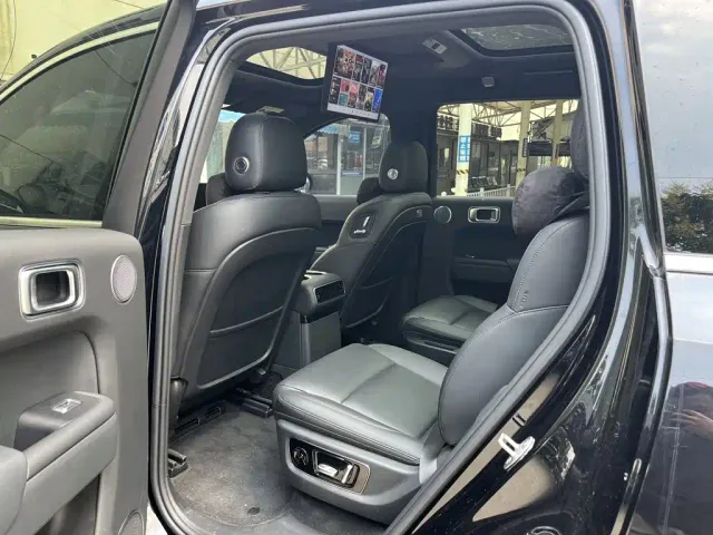 Li Auto L8 — Фото автомобиля 11