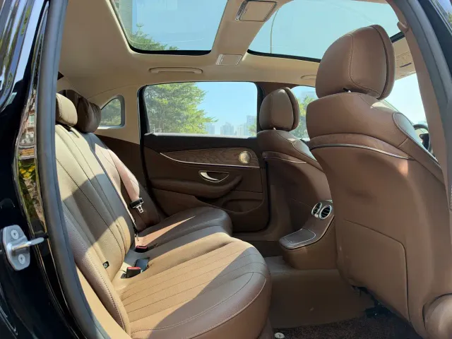Mercedes-Benz E-Class — Фото автомобиля 7