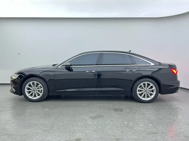 Audi A6L — Фото автомобиля 12