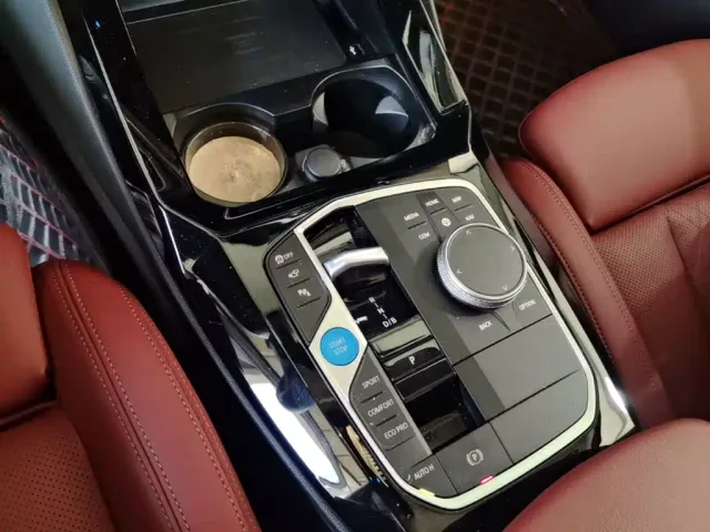 BMW iX3 — Фото автомобиля 18