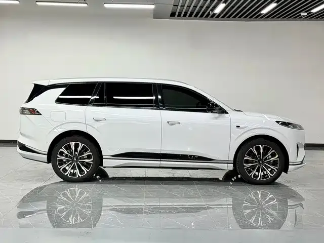 Dongfeng eπ 008 — Фото автомобиля 2