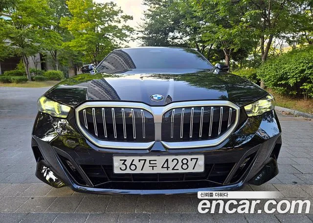 Фотография автомобиля — BMW 5 Series G60