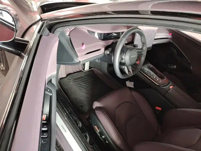 Xiaomi SU7 — Фото автомобиля 15