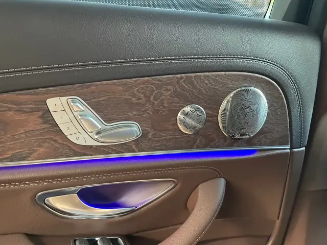Mercedes-Benz E-Class — Фото автомобиля 9