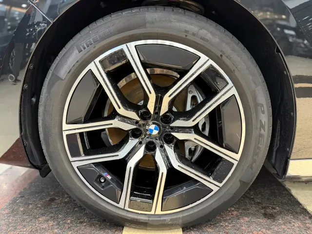BMW 7 Series — Фото автомобиля 13