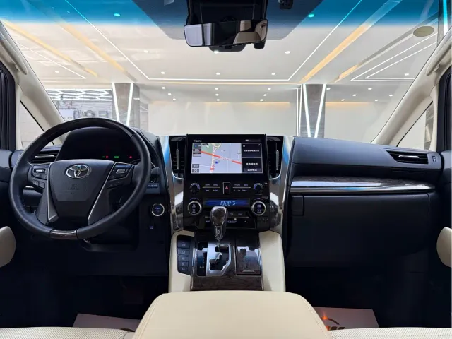 Toyota Vellfire — Фото автомобиля 9