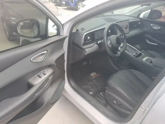 BYD Sealion 05 EV — Фото автомобиля 15