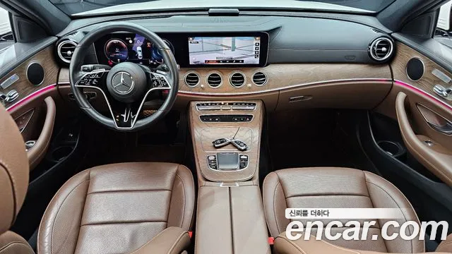Mercedes-Benz E-Class — Фото автомобиля 7