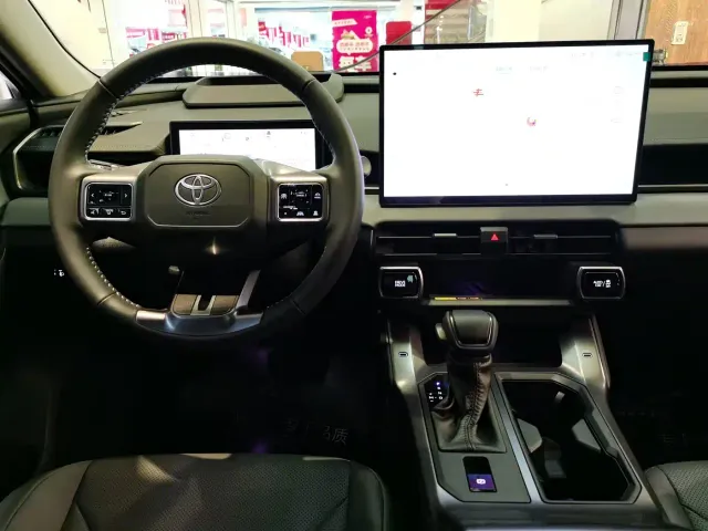 Toyota Wildlander — Фото автомобиля 10