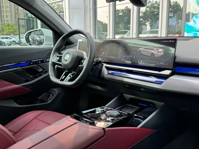BMW 5 Series — Фото автомобиля 14