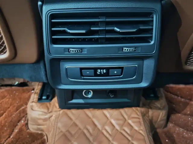 Audi Q7 — Фото автомобиля 11