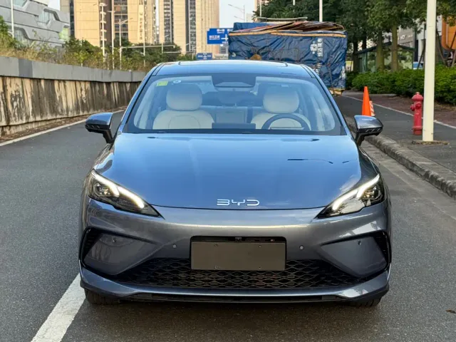 BYD Seal 05 DM-i — Фото автомобиля 2