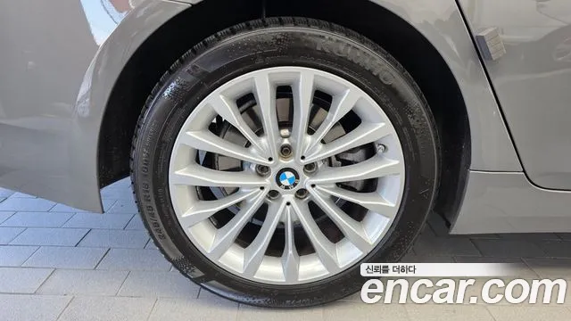BMW 5 Series G30 — Фото автомобиля 5