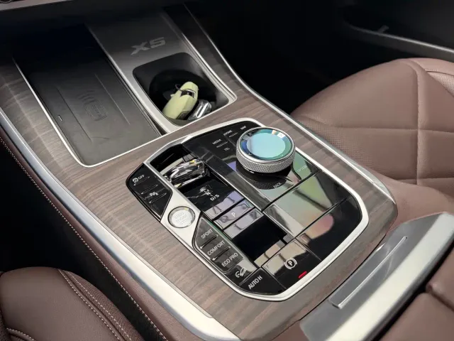 BMW BMW X5 2023 xDrive 40Li M Sport Black Night Package — Фото автомобиля 13