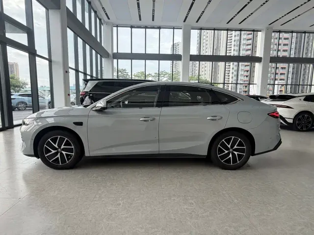 BYD Qin L — Фото автомобиля 3