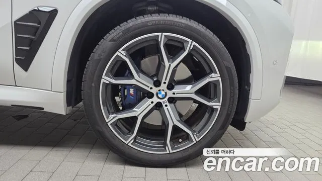 BMW X5 xDrive 40i M Sport — Фото автомобиля 18