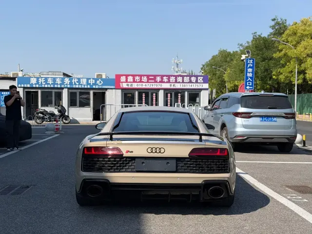 Audi R8 — Фото автомобиля 5