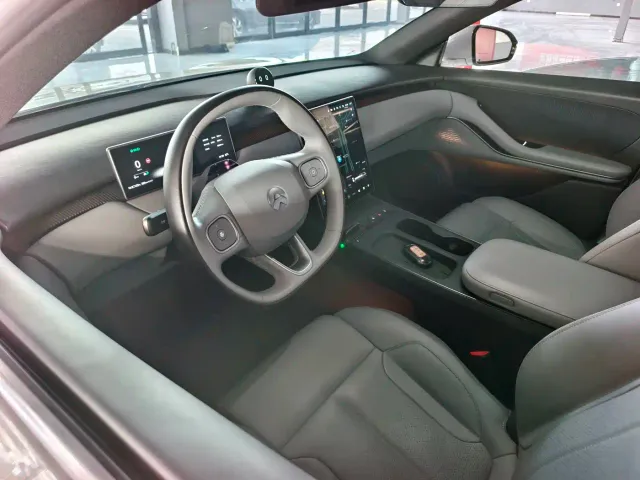 Nio ET5 Touring — Фото автомобиля 8