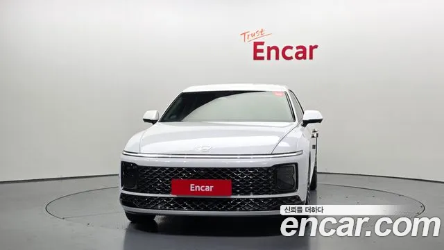 Hyundai Grandeur Grandeur (GN7) 2.5 Бензин 2WD — Фото автомобиля 3