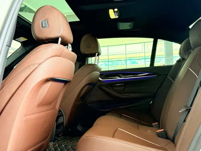 BMW 5 Series — Фото автомобиля 6