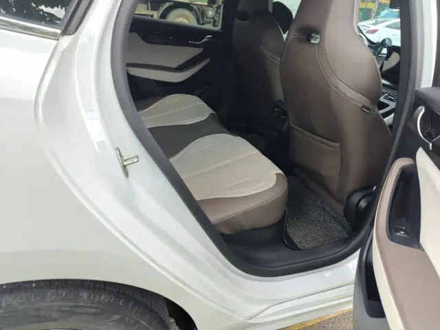 BYD Qin PLUS — Фото автомобиля 11
