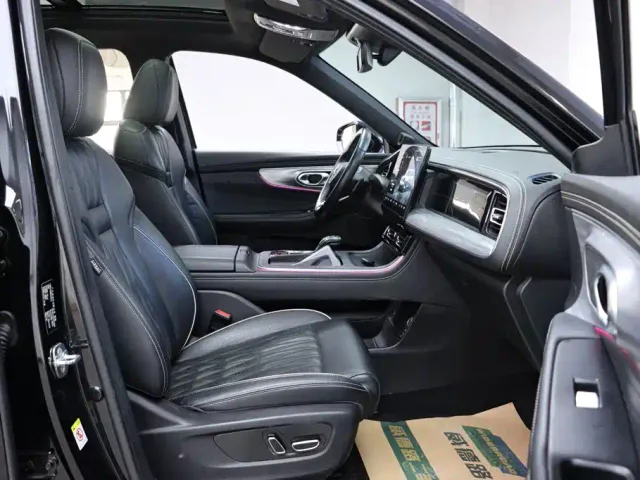 GAC Trumpchi GS8 — Фото автомобиля 17