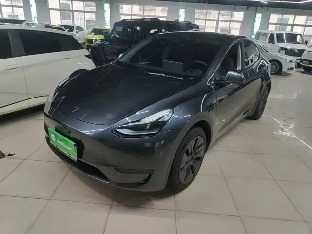 Фотография автомобиля — Tesla Model Y